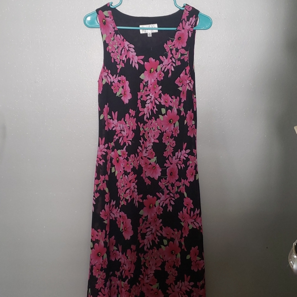 Long flowy sleeveless floral dress